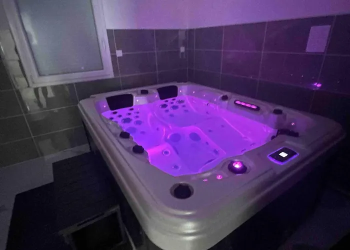 Jacuzzi Privé 500m De La Hébergement de vacances *