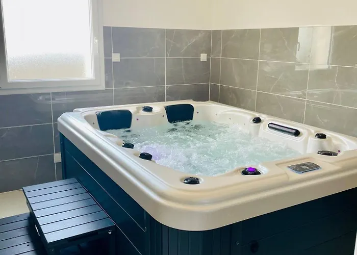 Jacuzzi Prive 500m De La *